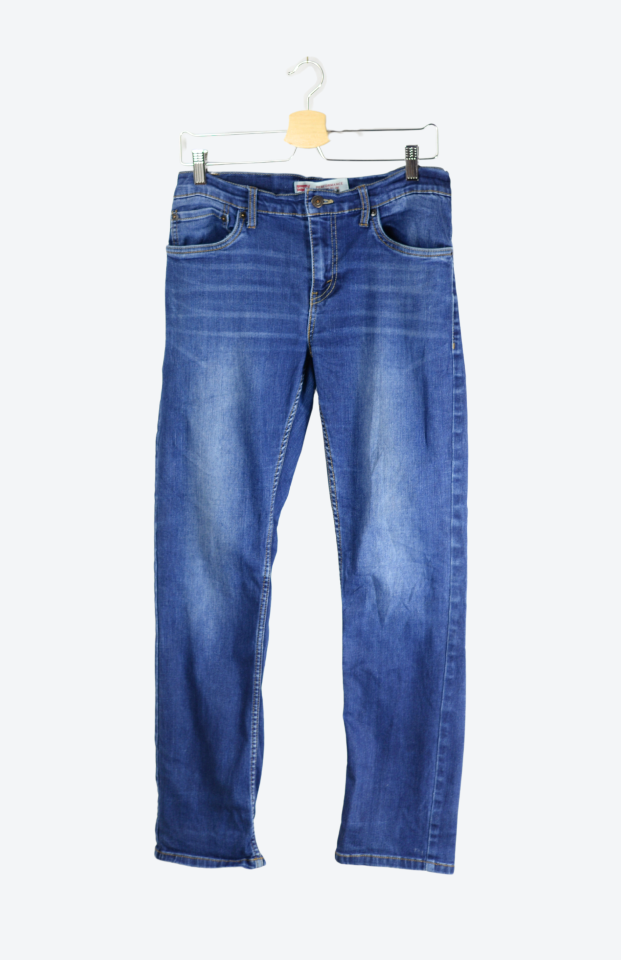 Originální retro džíny Levi’s z druhé ruky, které nikdy nevyjdou z módy. Kvalitní denim, ikonické střihy a autentický vintage vibe – přesně ten kousek, co dodá outfitu charakter.