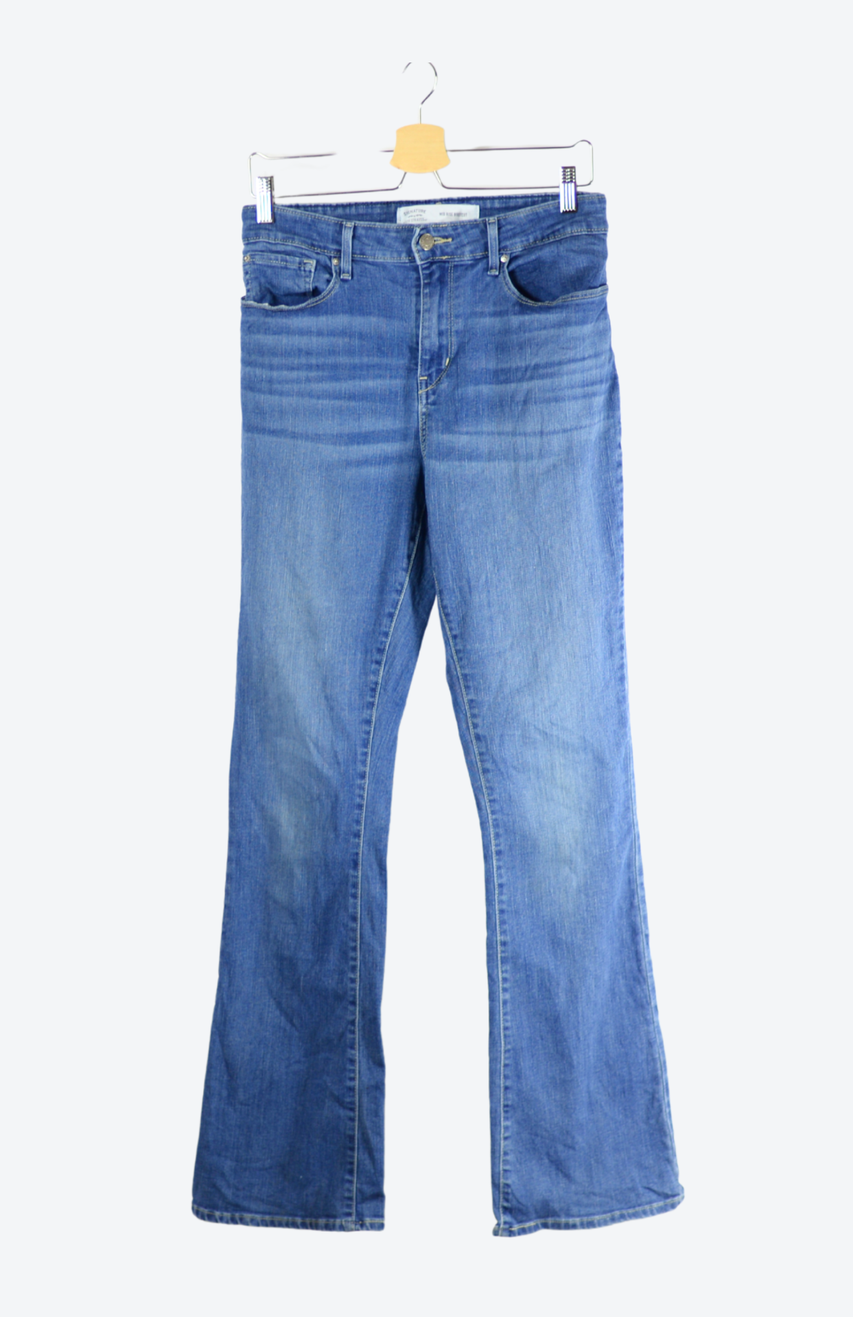 Originální retro džíny Levi’s z druhé ruky, které nikdy nevyjdou z módy. Kvalitní denim, ikonické střihy a autentický vintage vibe – přesně ten kousek, co dodá outfitu charakter.